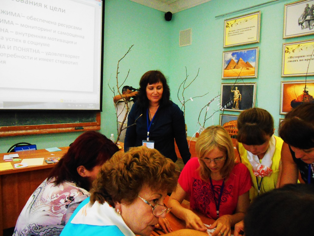 Преподаватель ВолГУ провела мастер-классы для школьных учителей (3).jpg